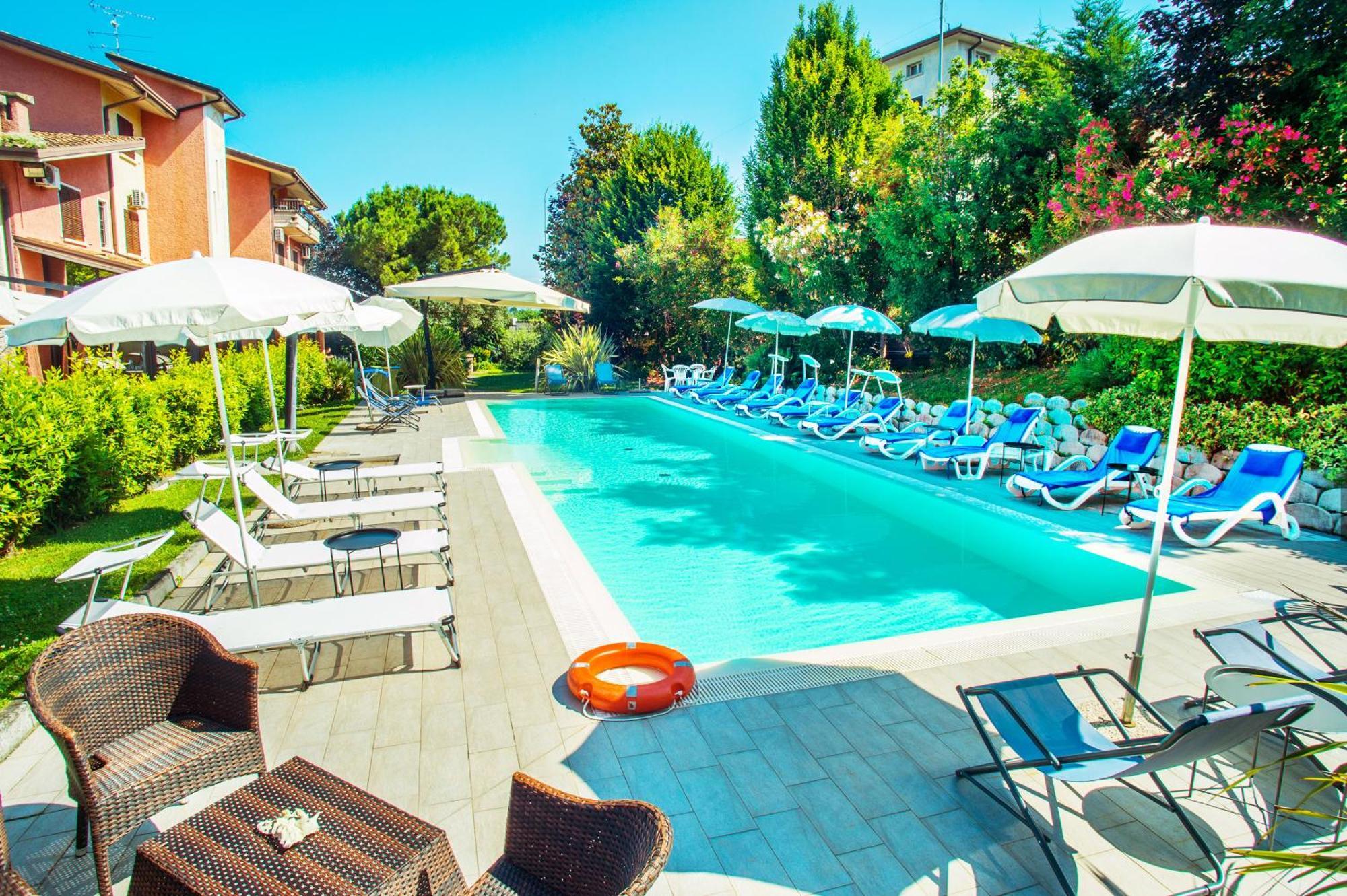 Hotel Il Castello Поццоленго Экстерьер фото